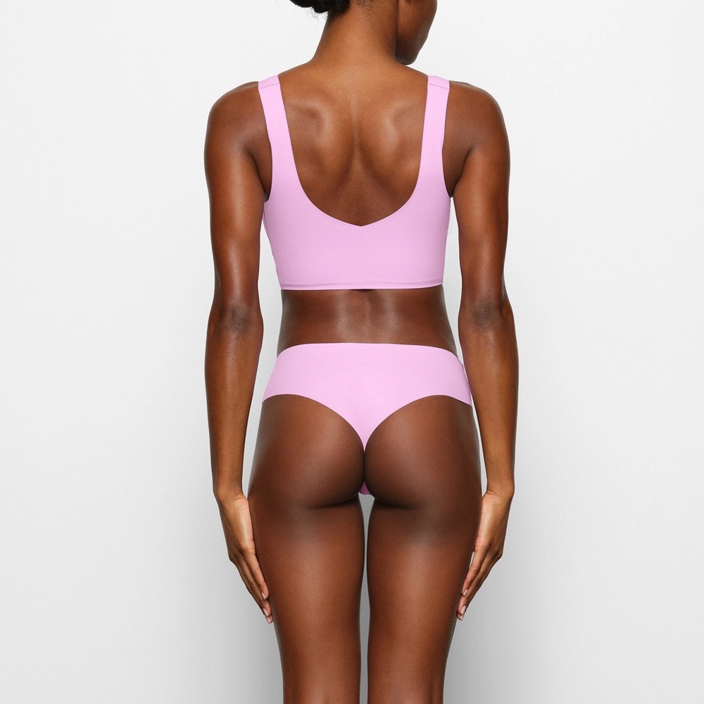 SKIMS NAKED PLUNGE LONGLINE BRALETTE PETAL XS - Picture 3 of 6